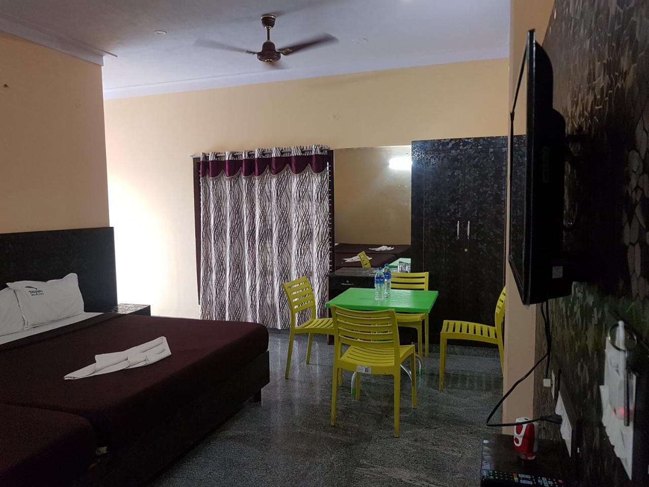 Dolphin Guest House Yelagiri Luaran gambar